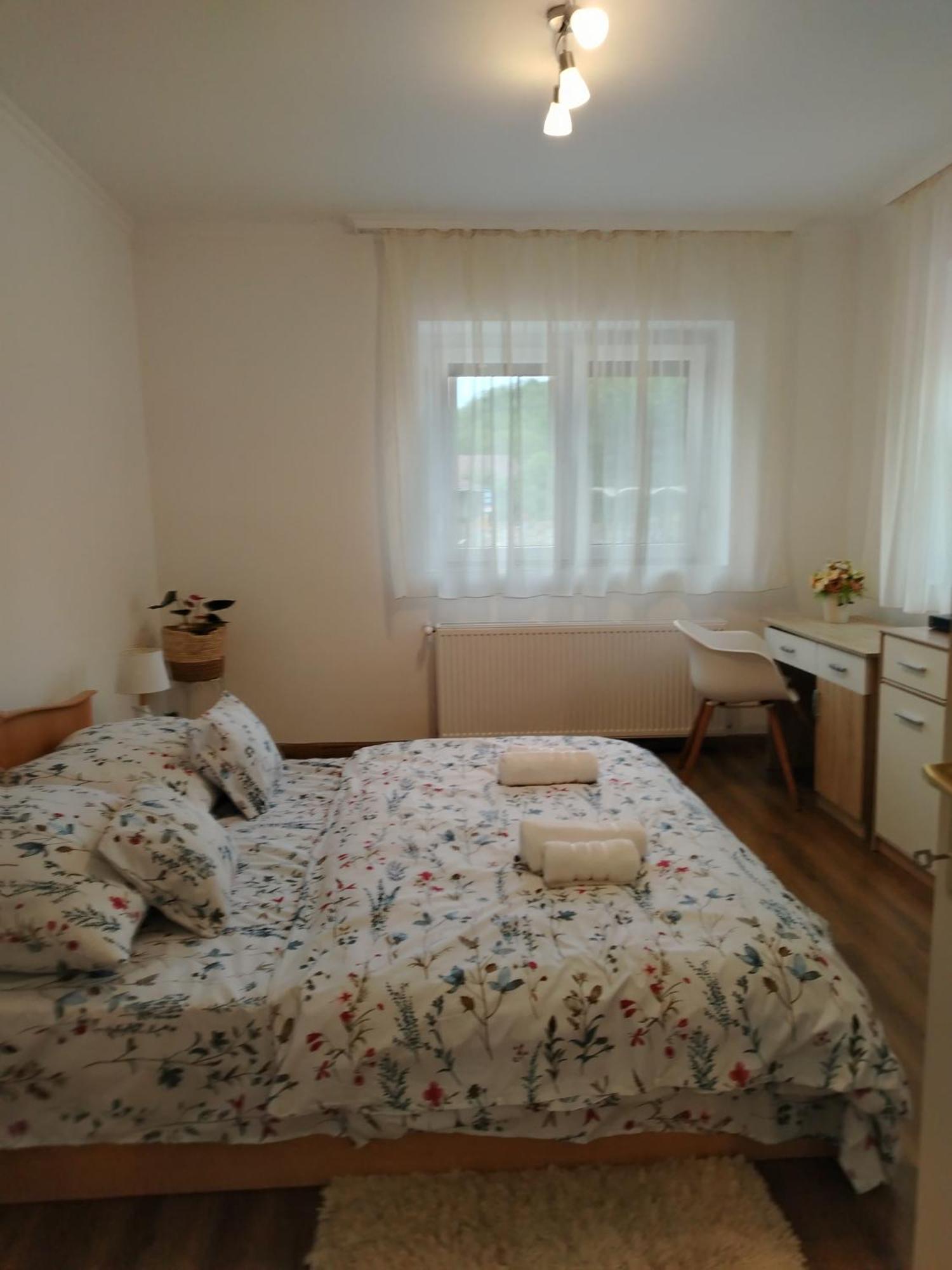 Kaptarko Apartmanhaz แดมเยน ภายนอก รูปภาพ