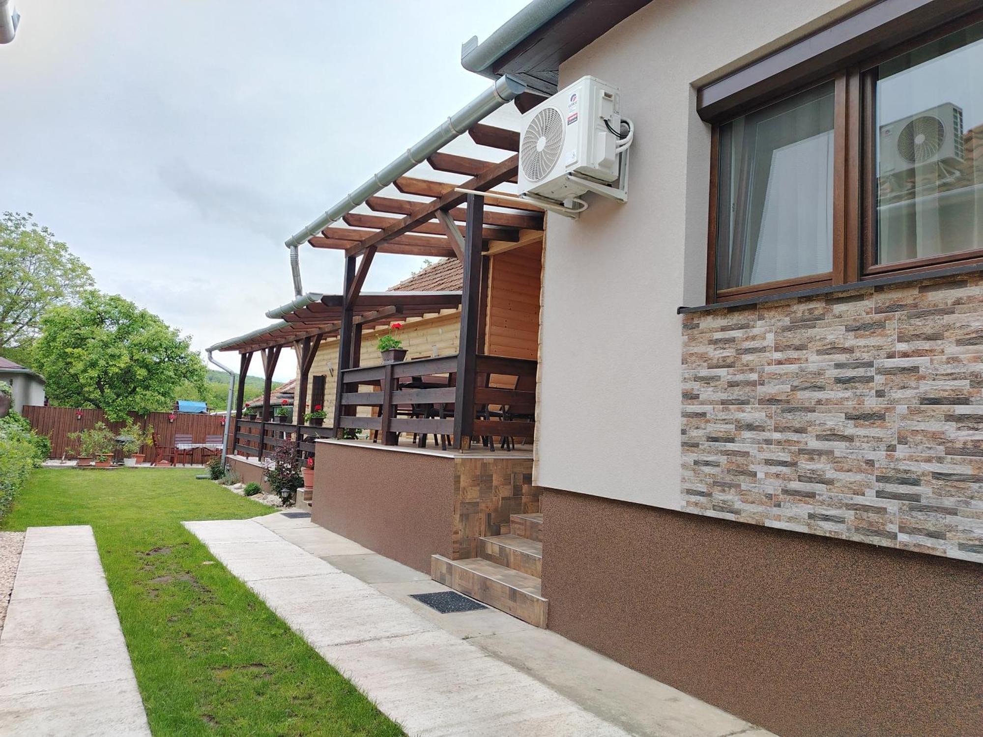 Kaptarko Apartmanhaz แดมเยน ภายนอก รูปภาพ