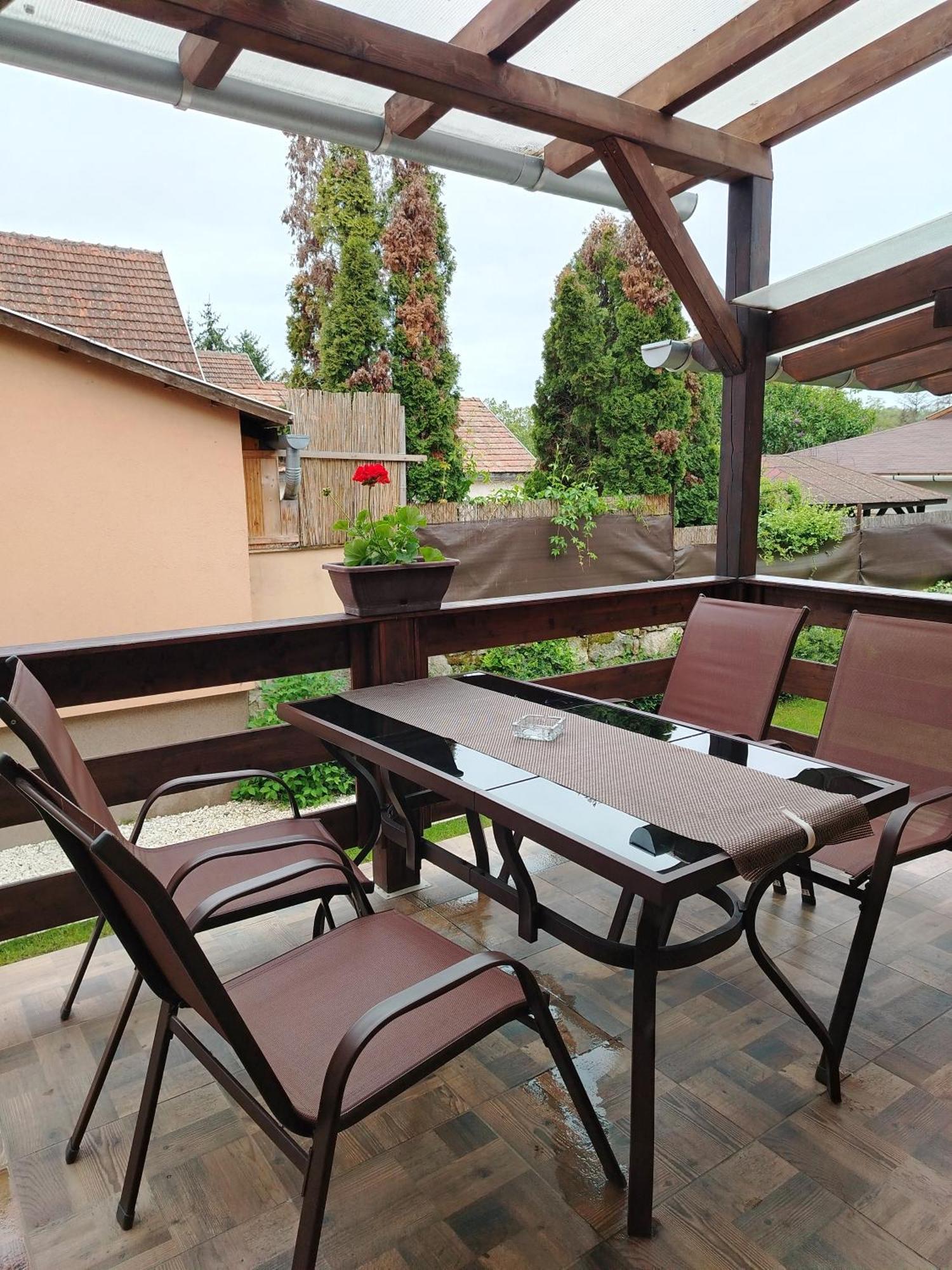 Kaptarko Apartmanhaz แดมเยน ภายนอก รูปภาพ