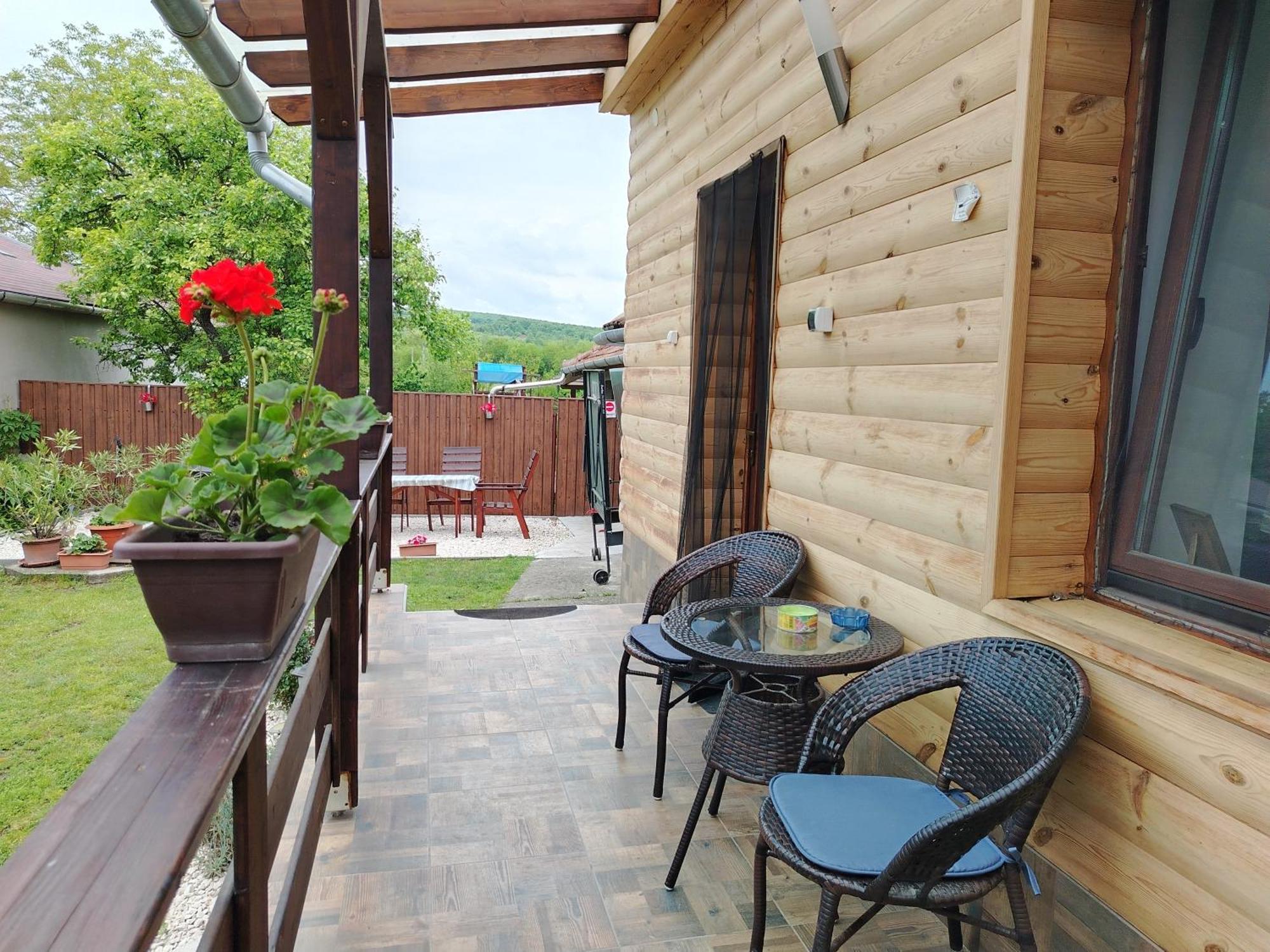 Kaptarko Apartmanhaz แดมเยน ภายนอก รูปภาพ