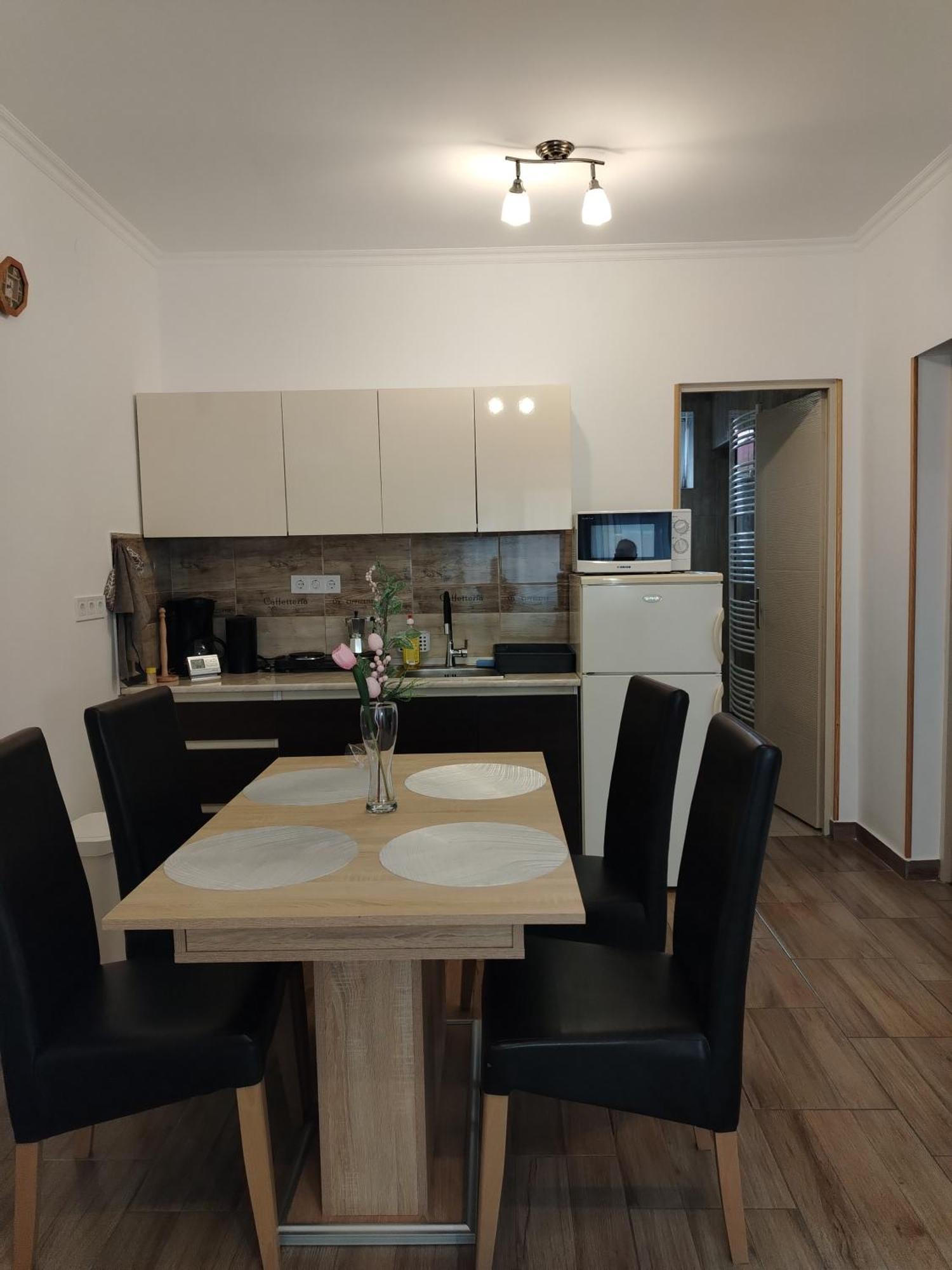 Kaptarko Apartmanhaz แดมเยน ภายนอก รูปภาพ